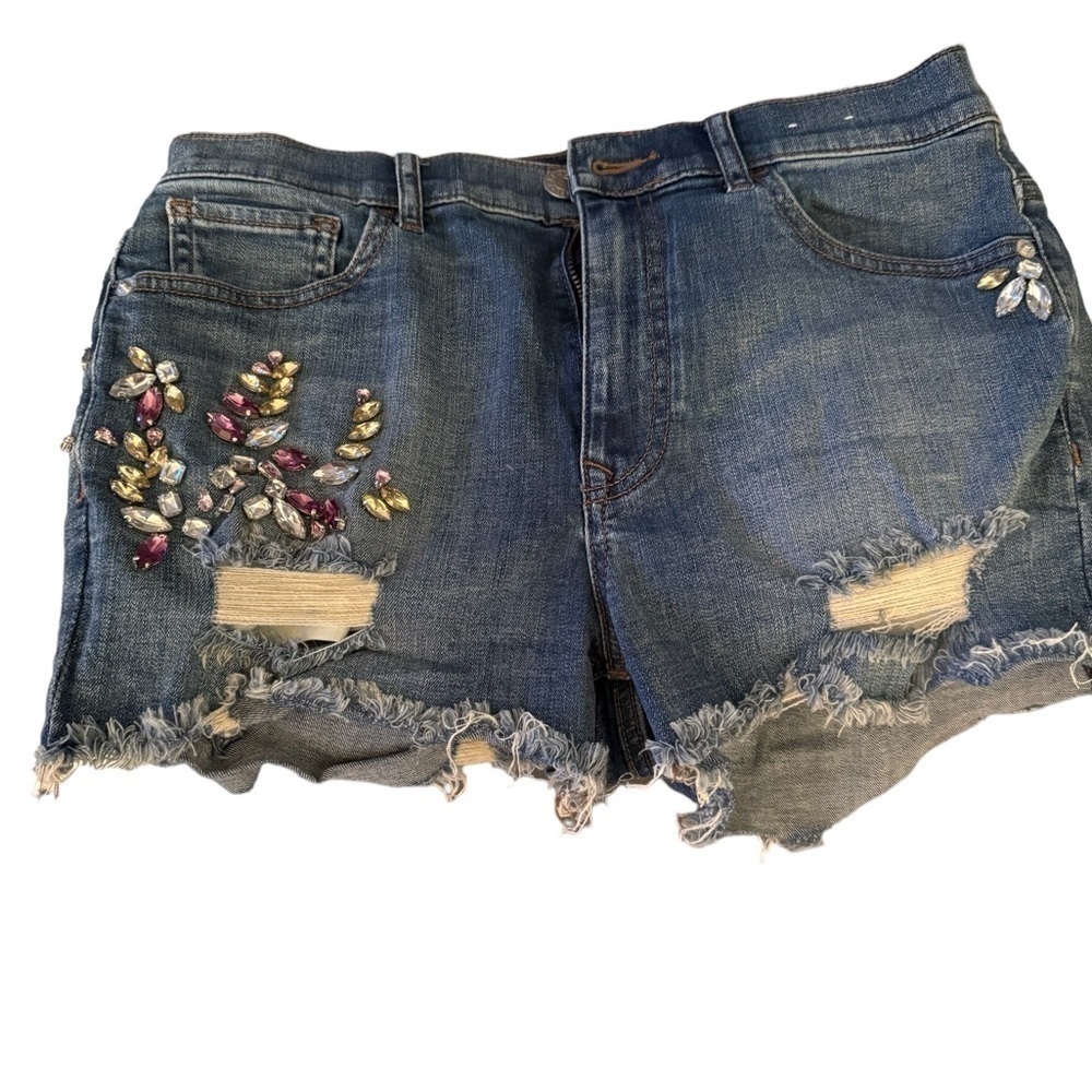 COPY - COPY - Size 8 high rise denim shorts with rine stones new no tag
